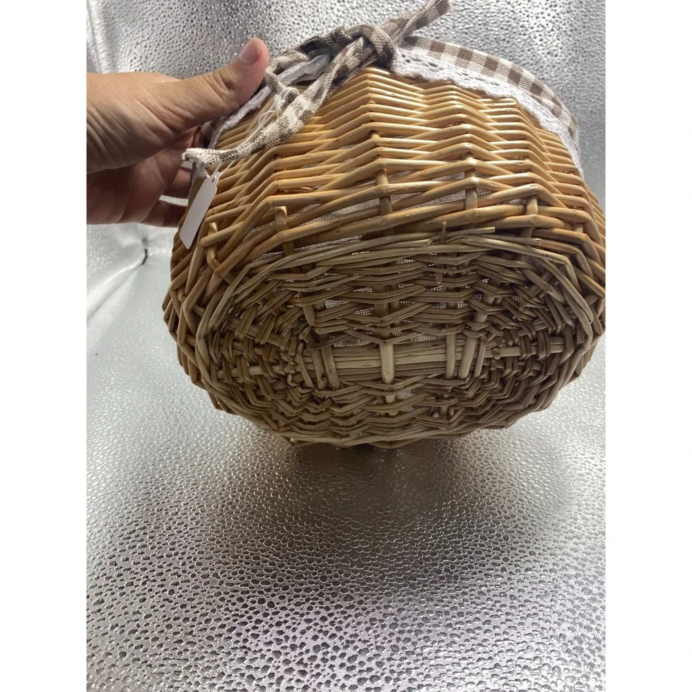 Wicker Picnic Basket Gingham Checkered Line Lace Trim Round Handwoven Brown Whte